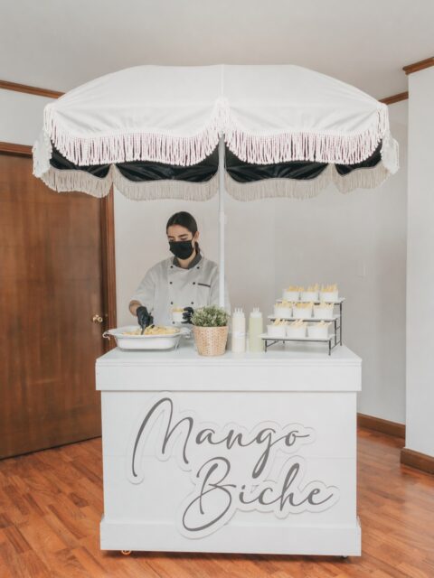 🥭 Estación de mango biche: @blackhomecol 
☁️ Decoración: @smiley_eventos 
📸 Fotos: @foto.marr 

#bogota #eventos #blackhomecol